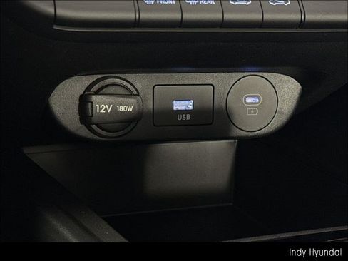 Used 2025 Hyundai Elantra Hybrid FWD image 30