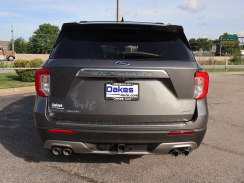 Used 2023 Ford Explorer Platinum w/ Technology Package AWD/4WD image 7