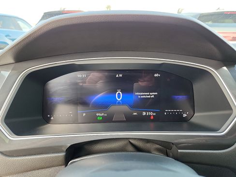 Certified 2024 Volkswagen Tiguan SE R-Line image 17