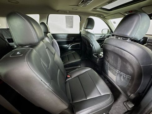 Certified 2024 Kia Telluride S w/ S Sunroof Package AWD/4WD image 29