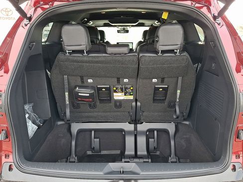 New 2026 Toyota Sienna Limited AWD/4WD image 19