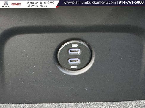 Used 2023 Porsche Macan image 15