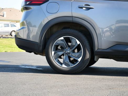 Used 2024 Nissan Rogue SV AWD/4WD image 10