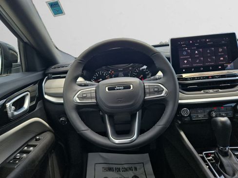 Used 2025 Jeep Compass Limited AWD/4WD image 12
