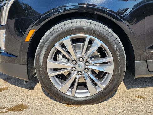Used 2025 Cadillac XT5 Premium Luxury FWD image 10