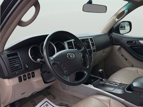 Used 2008 Toyota 4Runner SR5 AWD/4WD image 11