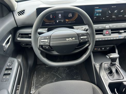 New 2026 Kia K4 FWD image 11