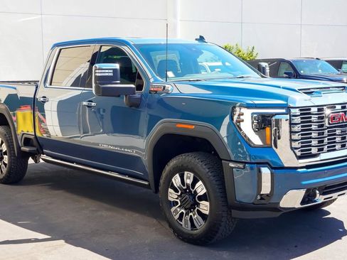 New 2025 GMC Sierra 2500 Denali w/ Denali Reserve Package image 6