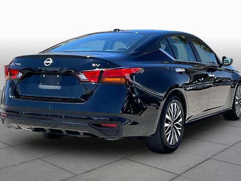 Used 2024 Nissan Altima 2.5 SV FWD image 13