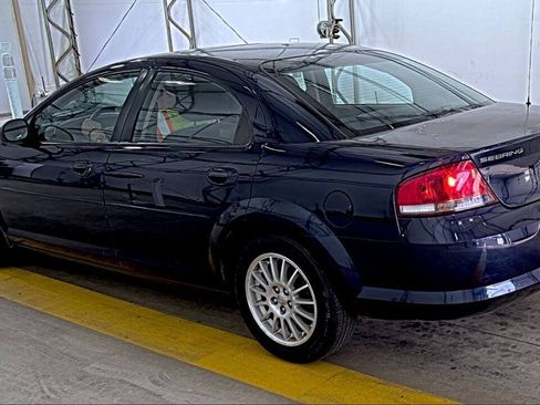 Used 2004 Chrysler Sebring LXi FWD image 2