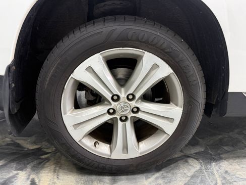Used 2013 Toyota Highlander Limited AWD/4WD image 29