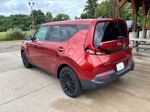 Used 2021 Kia Soul LX FWD image 2