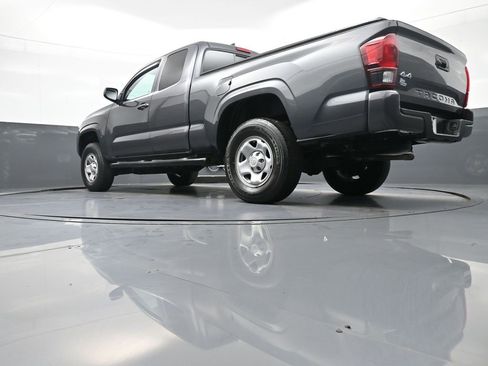 Certified 2021 Toyota Tacoma SR image 30