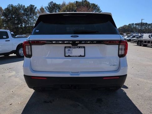 New 2026 Ford Explorer Active image 5