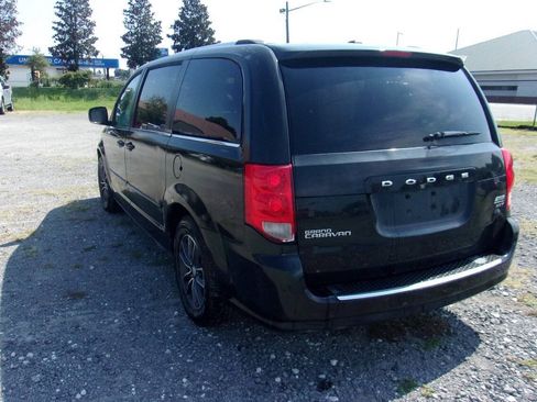 Used 2016 Dodge Grand Caravan SXT FWD image 5