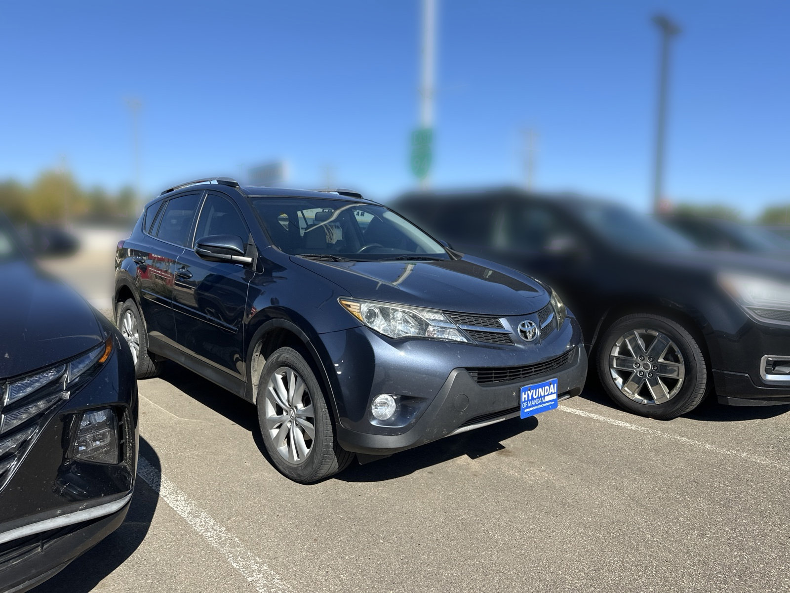 Used 2014 Toyota RAV4 Limited AWD/4WD image 2
