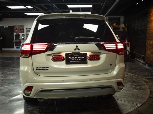 Used 2022 Mitsubishi Outlander GT AWD/4WD image 6