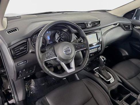 Certified 2022 Nissan Rogue Sport SL FWD image 10