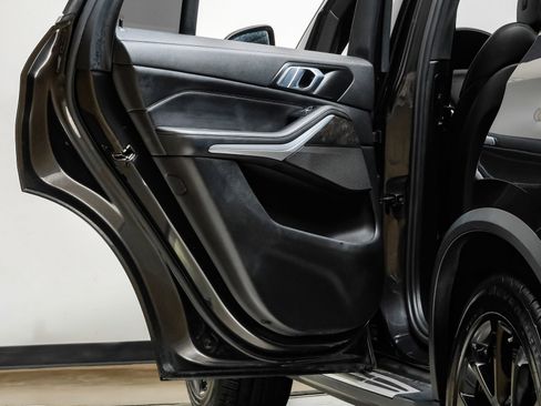 Used 2023 BMW X5 sDrive40i image 48