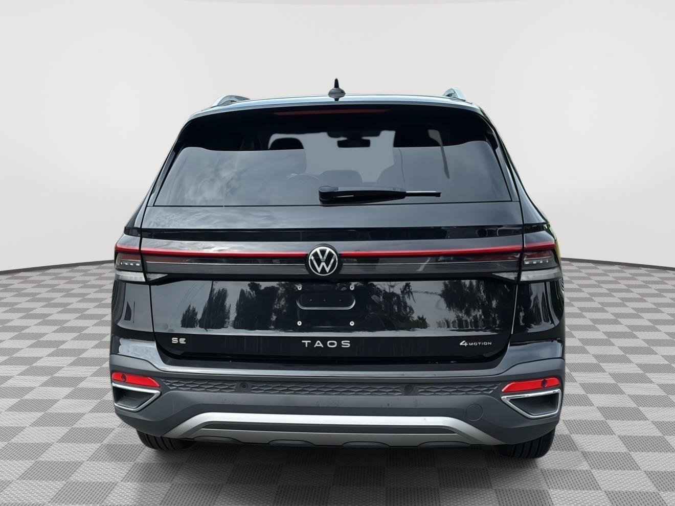Used 2025 Volkswagen Taos SE AWD/4WD image 6
