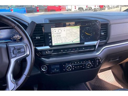 Used 2025 Chevrolet Silverado 3500 LTZ AWD/4WD image 7