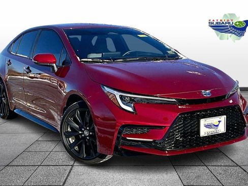 Used 2025 Toyota Corolla SE image 1