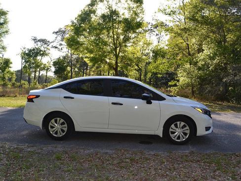 Used 2025 Nissan Versa S w/ Trunk Package image 5