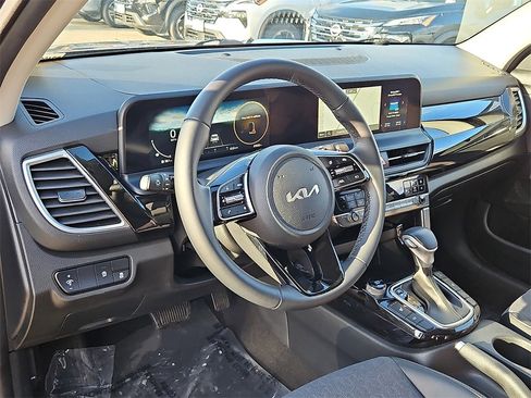 Used 2024 Kia Seltos S image 27