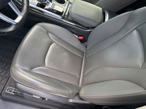 Used 2019 Audi Q8 Prestige w/ Adaptive Chassis Package image 4