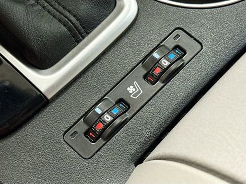 Used 2017 Toyota Highlander Limited Platinum image 22