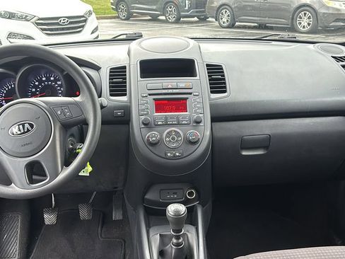 Used 2013 Kia Soul FWD image 12
