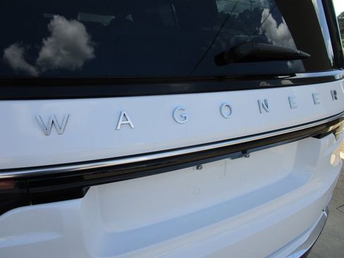 Used 2024 Jeep Wagoneer Series II AWD/4WD image 14
