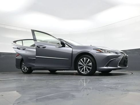 Used 2019 Lexus ES 350 w/ Accessory Package 2 FWD image 38