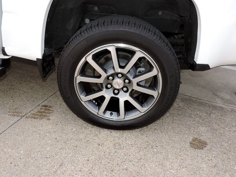 Certified 2021 GMC Canyon Denali RWD image 10