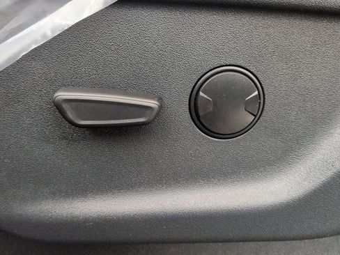 New 2026 Ford F250 XLT w/ FX4 Off-Road Package image 18