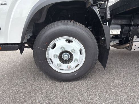 New 2025 Chevrolet Low Cab Forward image 9