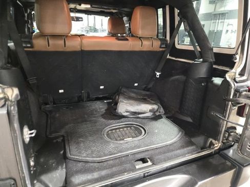 Used 2017 Jeep Wrangler Unlimited Sahara w/ Dual Top Group AWD/4WD image 12