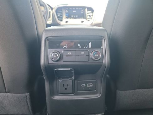 Used 2023 GMC Acadia AT4 AWD/4WD image 18