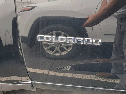 Used 2019 Chevrolet Colorado LT AWD/4WD image 11