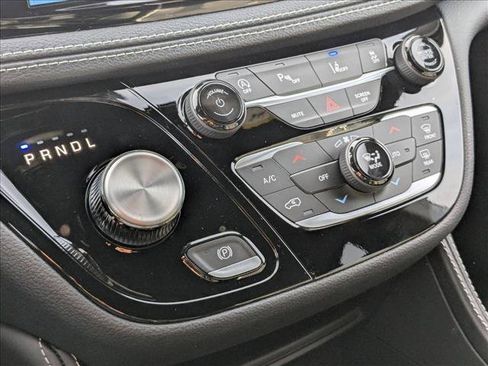 New 2026 Chrysler Pacifica Limited image 12