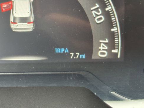 Used 2025 Toyota RAV4 XLE image 8