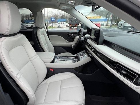 New 2026 Lincoln Aviator AWD image 23