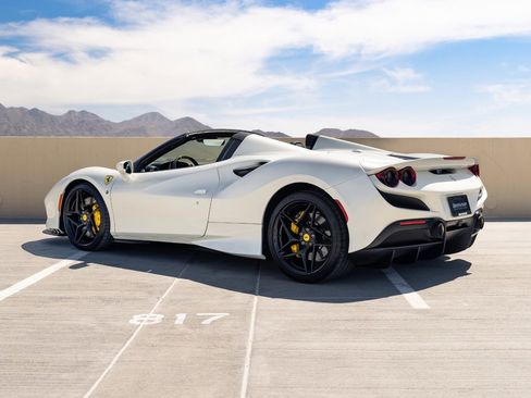 Used 2023 Ferrari F8 Tributo RWD image 9