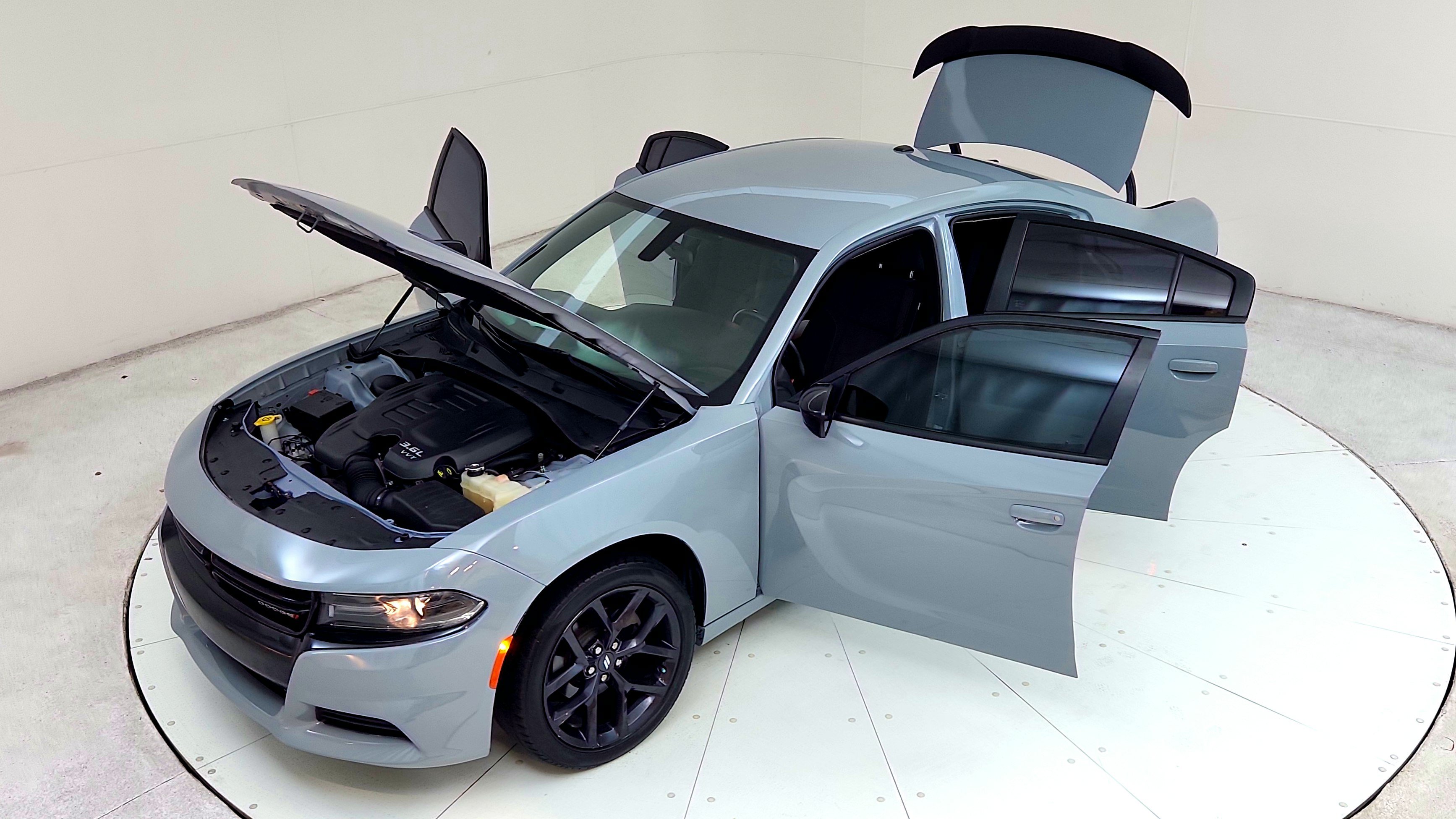 Used 2020 Dodge Charger SXT w/ Blacktop Package RWD image 18