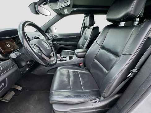 Used 2020 Jeep Grand Cherokee Limited w/ Luxury Group II image 13