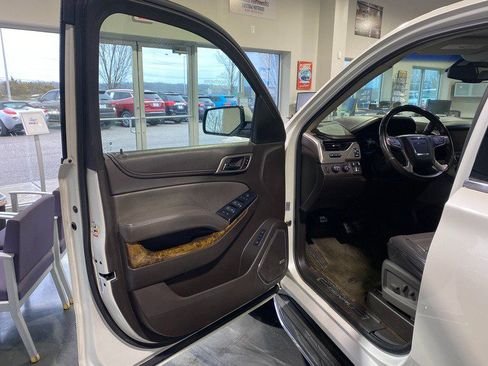 Used 2015 GMC Yukon XL Denali w/ Touring Package AWD/4WD image 15