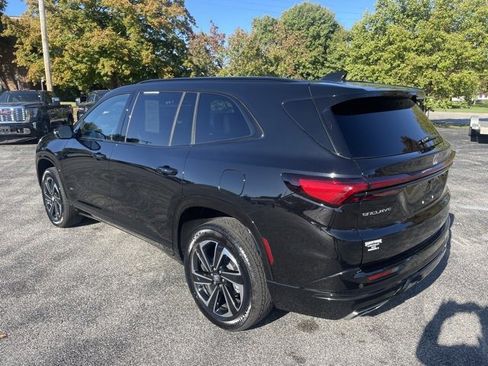 Used 2025 Buick Enclave Sport Touring image 5