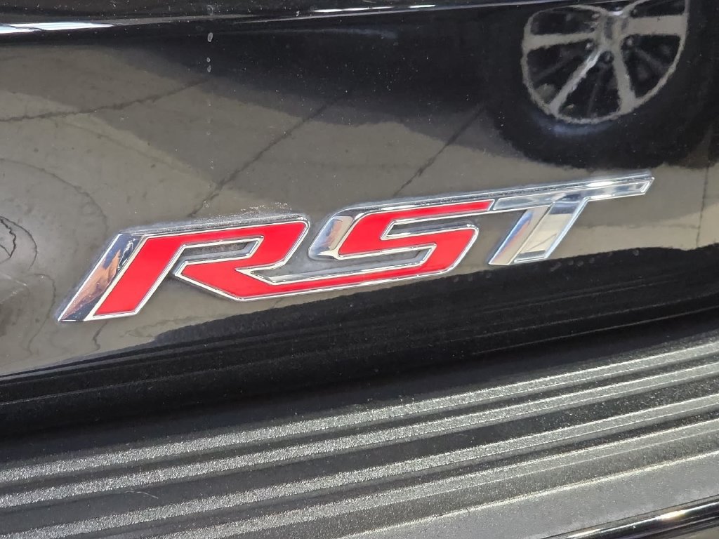 Used 2021 Chevrolet Suburban RST RWD image 12