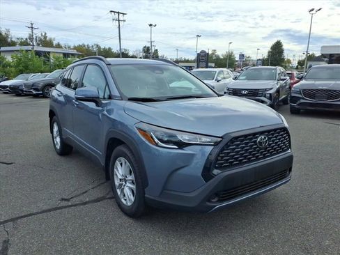 Used 2023 Toyota Corolla Cross LE image 7