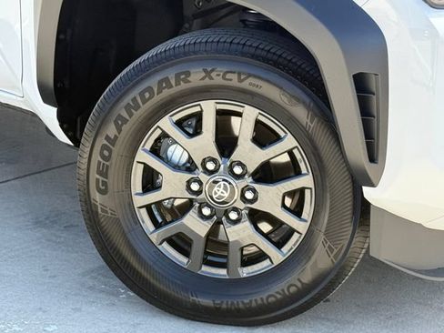 Used 2026 Toyota 4Runner SR5 AWD/4WD image 2